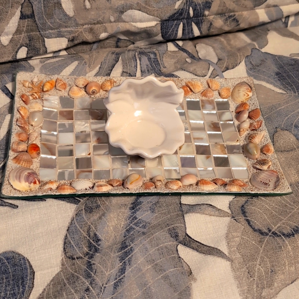 Beach theme tray with ceramic shell